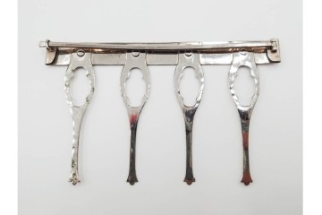 当時物!　旧日本軍(大日本帝国陸軍)　第2種射撃章・戦没従軍記章・戦捷徽章・コンパス(出動記念の刻印入り)・勲章吊り金具の5点セット　(R-084793)