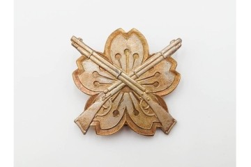 当時物!　旧日本軍(大日本帝国陸軍)　第2種射撃章・戦没従軍記章・戦捷徽章・コンパス(出動記念の刻印入り)・勲章吊り金具の5点セット　(R-084793)