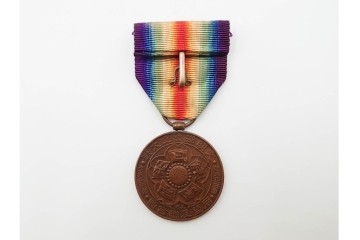 当時物!　旧日本軍(大日本帝国陸軍)　第2種射撃章・戦没従軍記章・戦捷徽章・コンパス(出動記念の刻印入り)・勲章吊り金具の5点セット　(R-084793)