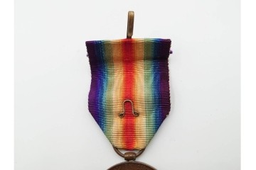 当時物!　旧日本軍(大日本帝国陸軍)　第2種射撃章・戦没従軍記章・戦捷徽章・コンパス(出動記念の刻印入り)・勲章吊り金具の5点セット　(R-084793)