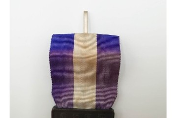 当時物!　旧日本軍(大日本帝国陸軍)　第2種射撃章・戦没従軍記章・戦捷徽章・コンパス(出動記念の刻印入り)・勲章吊り金具の5点セット　(R-084793)