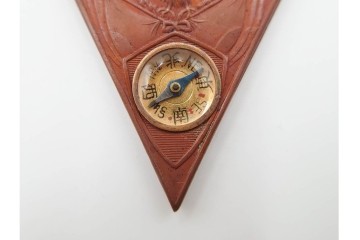 当時物!　旧日本軍(大日本帝国陸軍)　第2種射撃章・戦没従軍記章・戦捷徽章・コンパス(出動記念の刻印入り)・勲章吊り金具の5点セット　(R-084793)