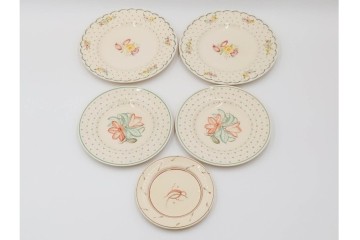 イギリスビンテージ　Susie Cooper(スージークーパー)　グレイリーフ　ドレスデンスプレイ　プランタン　カクタス　アカデミーパターン(チューリップ)　テーブルに華やかさと温かみを添えるカップ&ソーサー4客・プレート5枚セット　(R-084795)