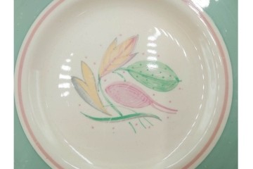 イギリスヴィンテージ　Susie Cooper(スージークーパー)　ロングリーフ　上品で可愛らしいカップ&ソーサー2客・クリーマー・プレート4枚セット　(R-084796)