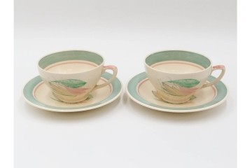 イギリスヴィンテージ　Susie Cooper(スージークーパー)　ロングリーフ　上品で可愛らしいカップ&ソーサー2客・クリーマー・プレート4枚セット　(R-084796)