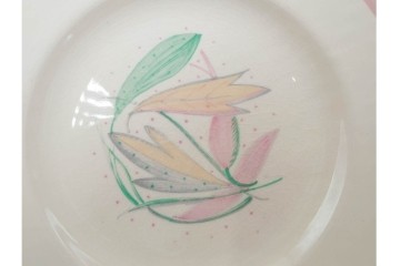 イギリスヴィンテージ　Susie Cooper(スージークーパー)　ロングリーフ　上品で可愛らしいカップ&ソーサー2客・クリーマー・プレート4枚セット　(R-084796)