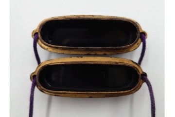 江戸～明治期　梅鳥図蒔絵四段印籠　猿に筍の木彫り根付付き　木彫　匠の美技を感じる印籠・根付　(R-084802)