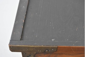 アジアンヴィンテージ　アンティーク調　蝶の羽をモチーフにしたシンメトリーデザインが魅力的な李朝箪笥　(R-084806)