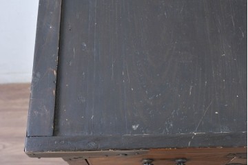 アジアンヴィンテージ　アンティーク調　蝶の羽をモチーフにしたシンメトリーデザインが魅力的な李朝箪笥　(R-084807)