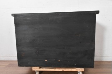 アジアンヴィンテージ　アンティーク調　蝶の羽をモチーフにしたシンメトリーデザインが魅力的な李朝箪笥　(R-084807)