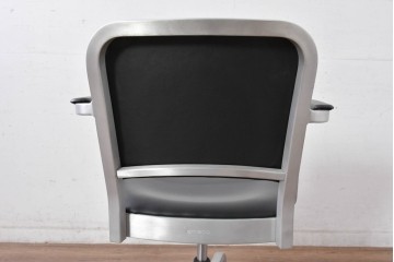 中古　美品　廃番品　レトロモダンなデザインが魅力的なデスクチェア5脚セット　(R-084809)