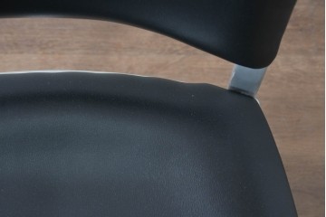 中古　美品　廃番品　レトロモダンなデザインが魅力的なデスクチェア5脚セット　(R-084809)