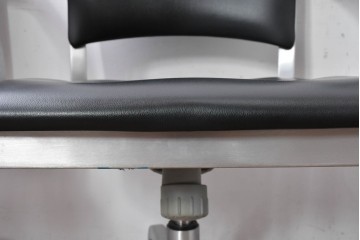 中古　美品　廃番品　レトロモダンなデザインが魅力的なデスクチェア5脚セット　(R-084809)