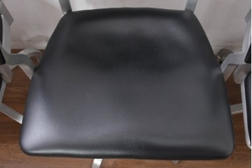 中古　美品　廃番品　レトロモダンなデザインが魅力的なデスクチェア5脚セット　(R-084809)