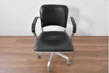 中古　美品　廃番品　レトロモダンなデザインが魅力的なデスクチェア5脚セット　(R-084809)