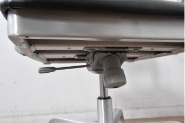 中古　美品　廃番品　レトロモダンなデザインが魅力的なデスクチェア5脚セット　(R-084809)