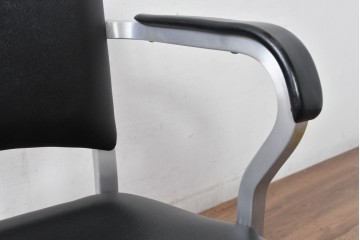 中古　美品　廃番品　レトロモダンなデザインが魅力的なデスクチェア5脚セット　(R-084809)