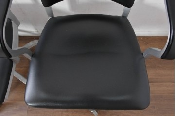 中古　美品　廃番品　レトロモダンなデザインが魅力的なデスクチェア5脚セット　(R-084809)