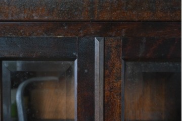 中古　美品　松本民芸家具　落ち着きのある洗練された佇まいが魅力のG-1型面取食器棚　定価約57万円相当　(R-084810)