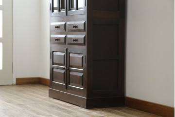 中古　美品　松本民芸家具　落ち着きのある洗練された佇まいが魅力のG-1型面取食器棚　定価約57万円　(R-084810)