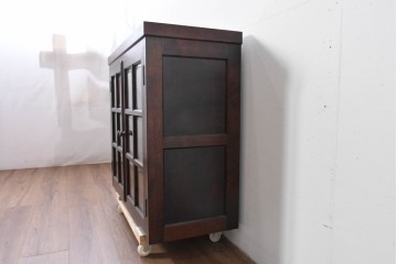 《脚(台輪)取り付け加工費込み》　中古　美品　松本民芸家具　G-1型面取食器棚　落ち着きのある洗練された佇まいが魅力のキャビネット　(R-084811)