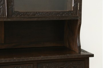 和製ヴィンテージ　軽井沢彫り　隅々まで施された桜の彫りが見事な食器棚　(R-084813)