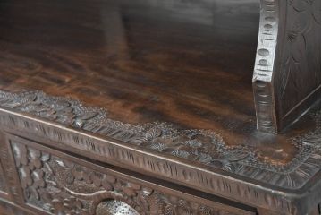 和製ビンテージ　軽井沢彫り　隅々まで施された桜の彫りが見事な食器棚(収納棚、戸棚、キャビネット、カップボード、ヴィンテージ)(R-084813)