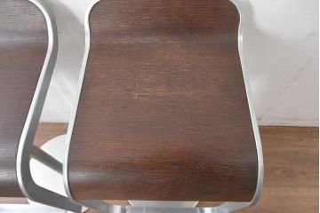 中古　美品　イタリア高級家具　ADAL(アダル)　Lapalma(ラパルマ)　LEM(レム)　洗練されたフォルムと優れた座り心地が魅力の昇降式カウンタースツール2脚　セット定価約20万円相当　(R-084814)