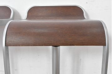 中古　美品　イタリア高級家具　ADAL(アダル)　Lapalma(ラパルマ)　LEM(レム)　洗練されたフォルムと優れた座り心地が魅力の昇降式カウンタースツール2脚　セット定価約20万円相当　(R-084814)