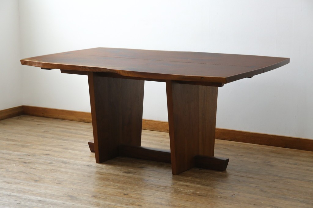 和製ヴィンテージ　美品　刻印なしの年代もの!!　ジョージ・ナカシマ(George Nakashima)　美しい木目とどっしりとした佇まいが魅力的なMINGUREN DINING(ミングレン)ダイニングテーブル　(R-084816)