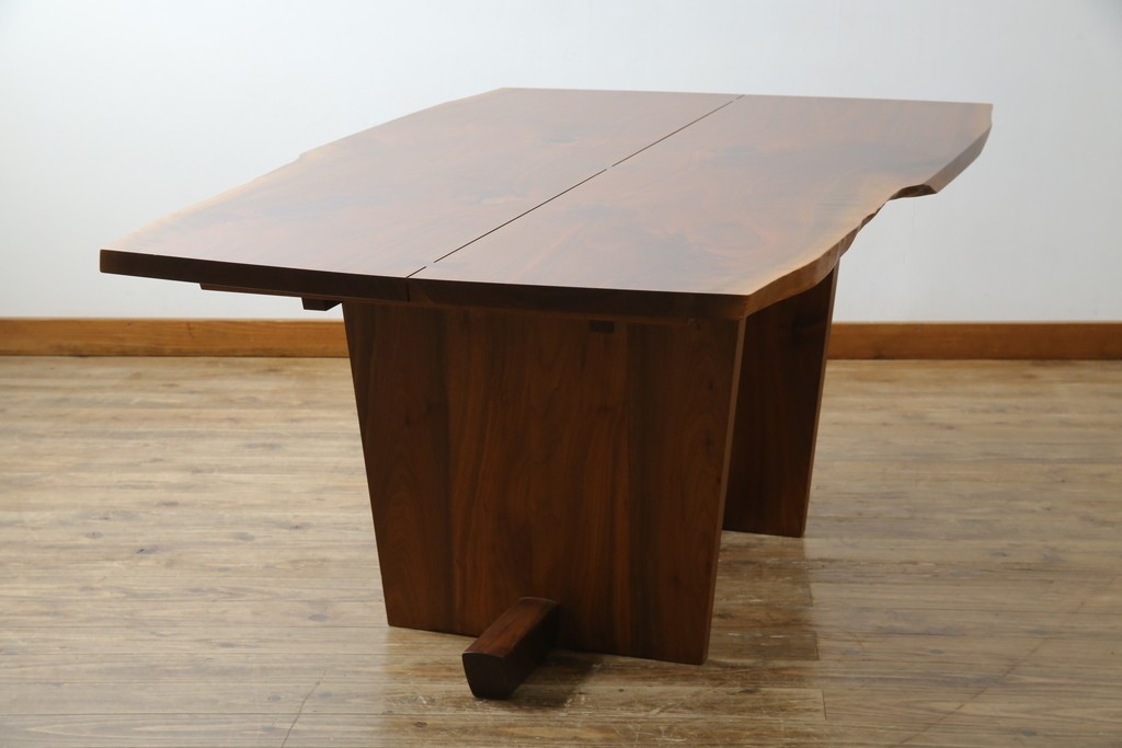 和製ヴィンテージ　美品　刻印なしの年代もの!!　ジョージ・ナカシマ(George Nakashima)　美しい木目とどっしりとした佇まいが魅力的なMINGUREN DINING(ミングレン)ダイニングテーブル　(R-084816)