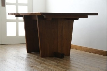 和製ヴィンテージ　美品　刻印なしの年代もの!!　ジョージ・ナカシマ(George Nakashima)　美しい木目とどっしりとした佇まいが魅力的なMINGUREN DINING(ミングレン)ダイニングテーブル　(R-084816)
