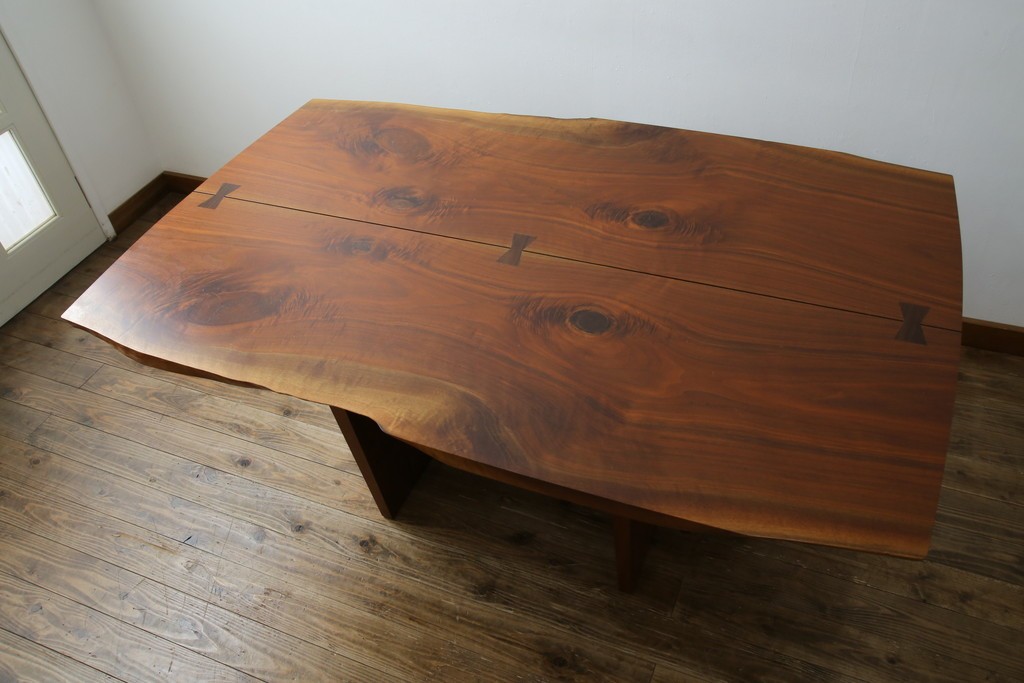 和製ヴィンテージ　美品　刻印なしの年代もの!!　ジョージ・ナカシマ(George Nakashima)　美しい木目とどっしりとした佇まいが魅力的なMINGUREN DINING(ミングレン)ダイニングテーブル　(R-084816)