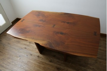 和製ヴィンテージ　美品　刻印なしの年代もの!!　ジョージ・ナカシマ(George Nakashima)　美しい木目とどっしりとした佇まいが魅力的なMINGUREN DINING(ミングレン)ダイニングテーブル　(R-084816)