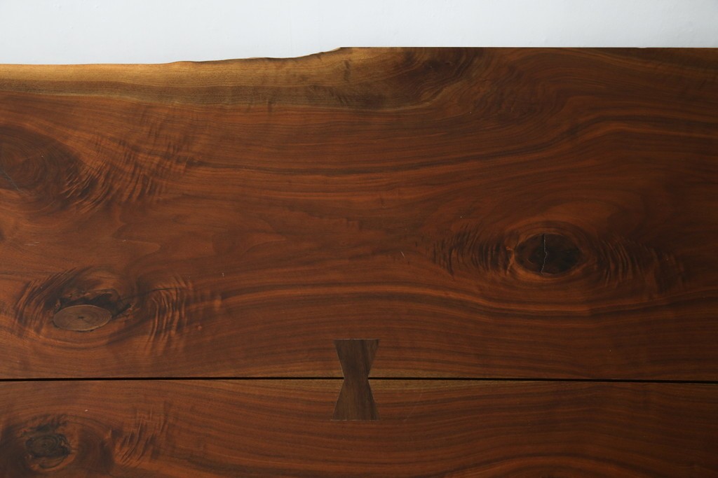 和製ヴィンテージ　美品　刻印なしの年代もの!!　ジョージ・ナカシマ(George Nakashima)　美しい木目とどっしりとした佇まいが魅力的なMINGUREN DINING(ミングレン)ダイニングテーブル　(R-084816)
