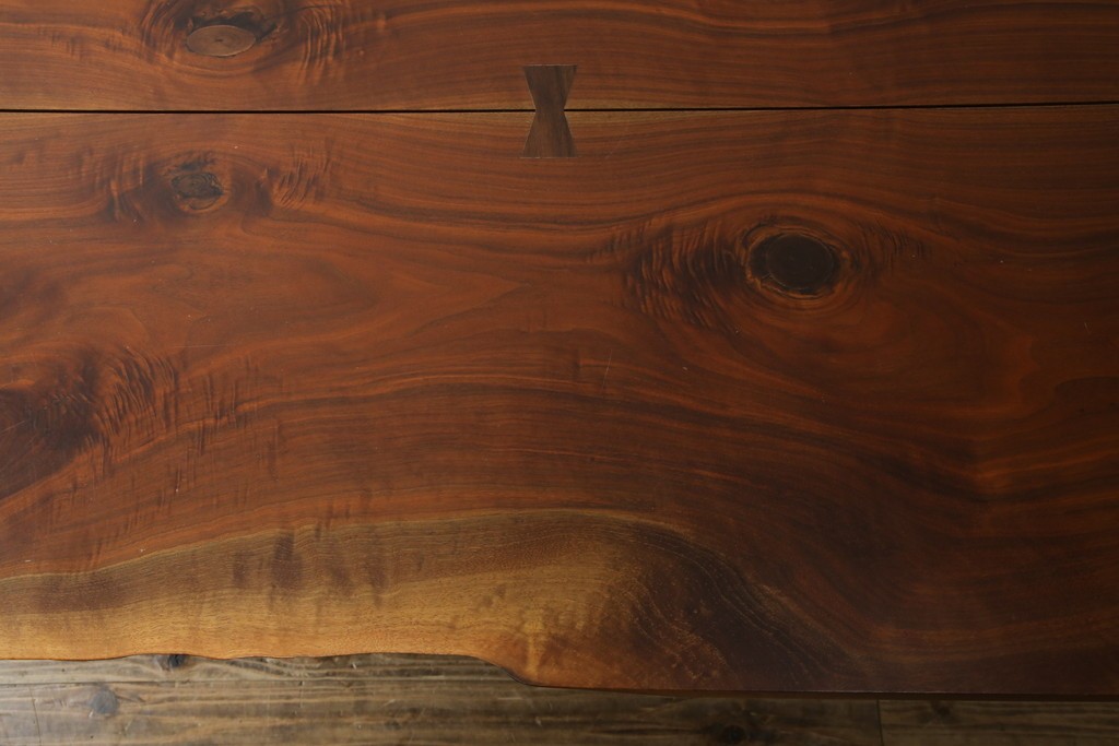 和製ヴィンテージ　美品　刻印なしの年代もの!!　ジョージ・ナカシマ(George Nakashima)　美しい木目とどっしりとした佇まいが魅力的なMINGUREN DINING(ミングレン)ダイニングテーブル　(R-084816)