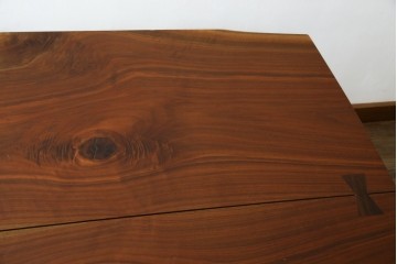 和製ヴィンテージ　美品　刻印なしの年代もの!!　ジョージ・ナカシマ(George Nakashima)　美しい木目とどっしりとした佇まいが魅力的なMINGUREN DINING(ミングレン)ダイニングテーブル　(R-084816)