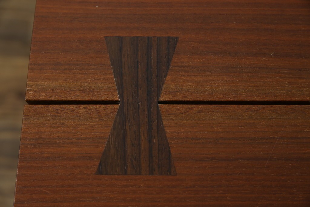 和製ヴィンテージ　美品　刻印なしの年代もの!!　ジョージ・ナカシマ(George Nakashima)　美しい木目とどっしりとした佇まいが魅力的なMINGUREN DINING(ミングレン)ダイニングテーブル　(R-084816)