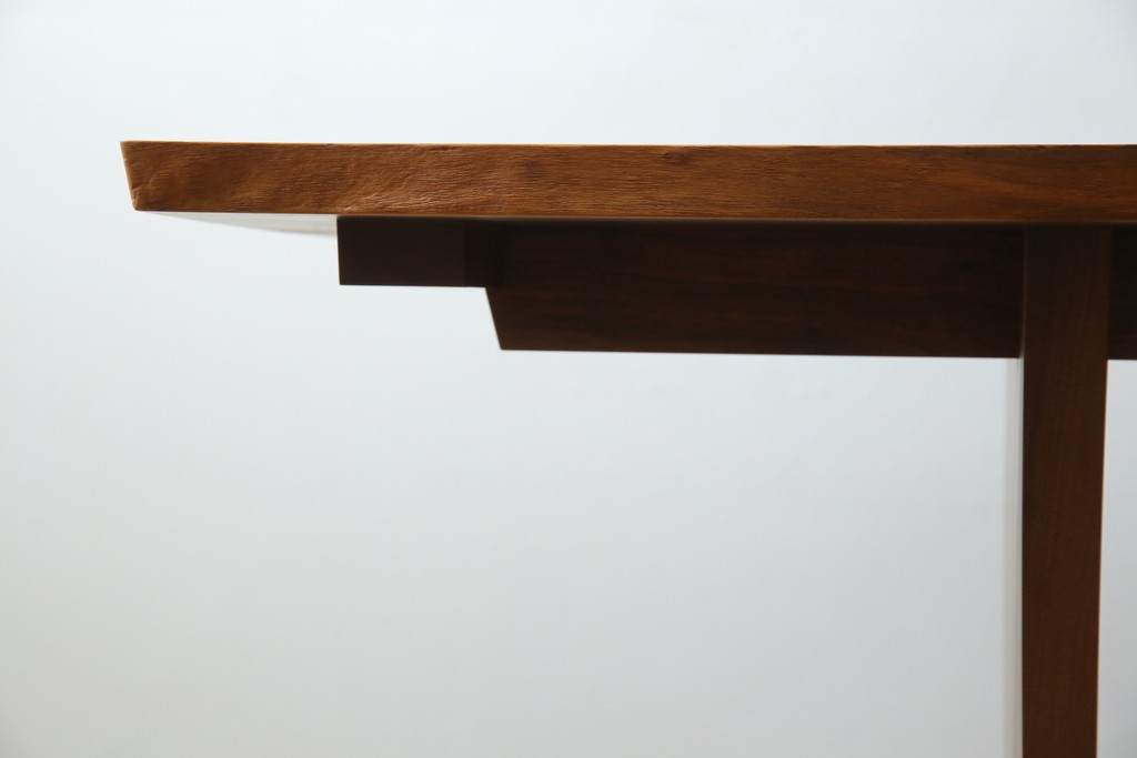 和製ヴィンテージ　美品　刻印なしの年代もの!!　ジョージ・ナカシマ(George Nakashima)　美しい木目とどっしりとした佇まいが魅力的なMINGUREN DINING(ミングレン)ダイニングテーブル　(R-084816)