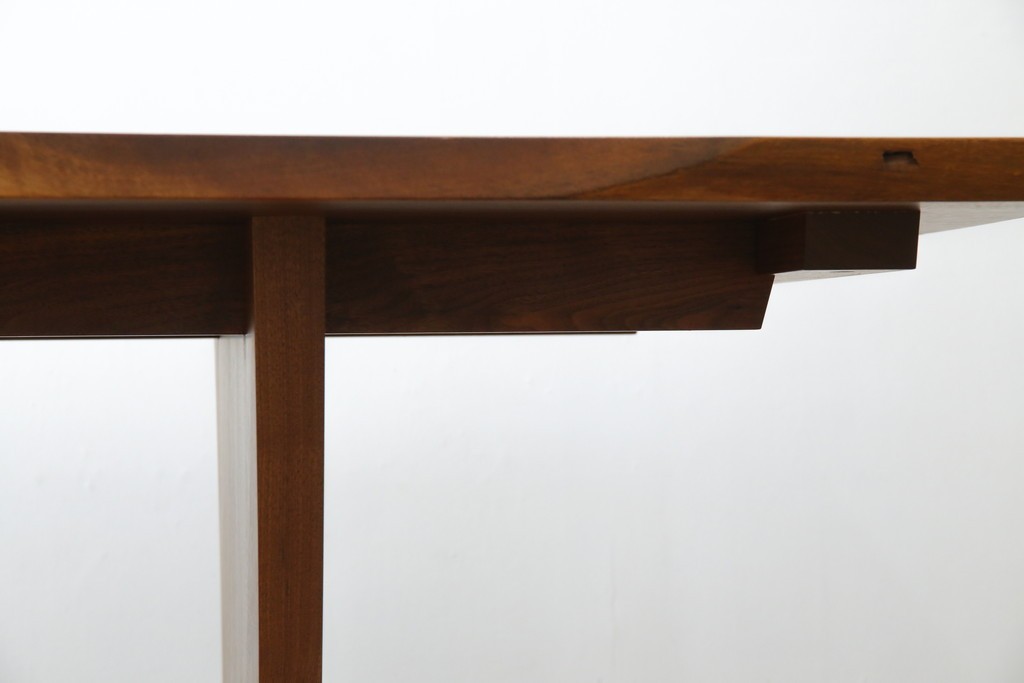 和製ヴィンテージ　美品　刻印なしの年代もの!!　ジョージ・ナカシマ(George Nakashima)　美しい木目とどっしりとした佇まいが魅力的なMINGUREN DINING(ミングレン)ダイニングテーブル　(R-084816)