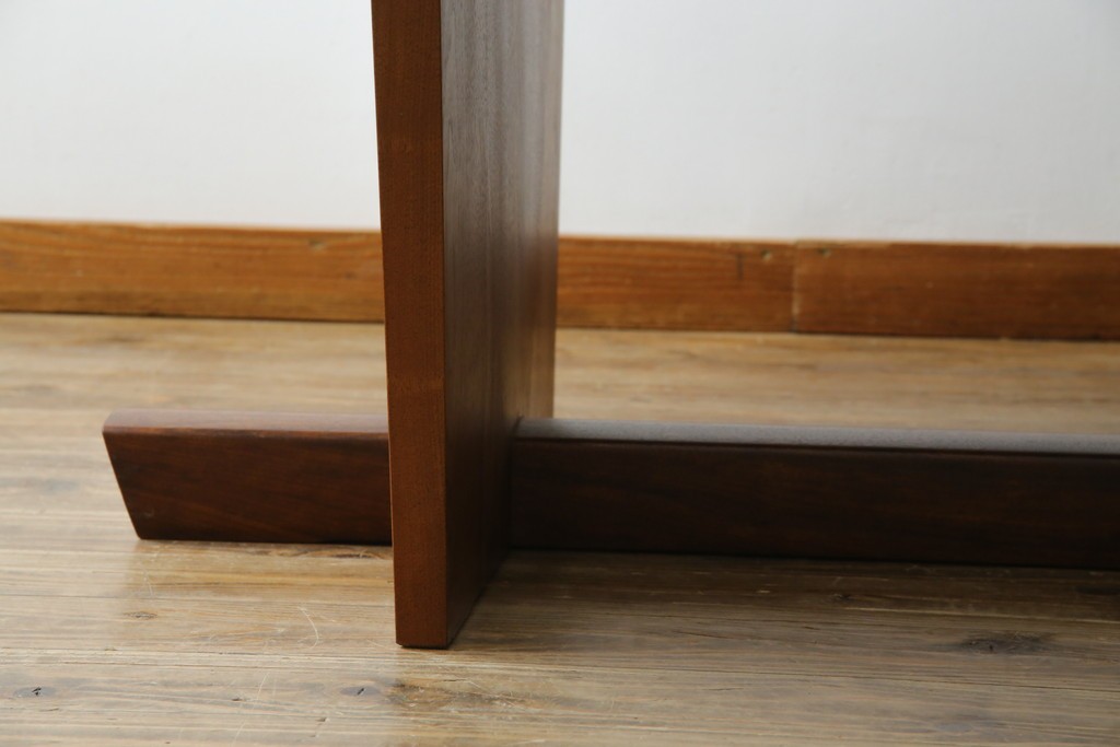 和製ヴィンテージ　美品　刻印なしの年代もの!!　ジョージ・ナカシマ(George Nakashima)　美しい木目とどっしりとした佇まいが魅力的なMINGUREN DINING(ミングレン)ダイニングテーブル　(R-084816)
