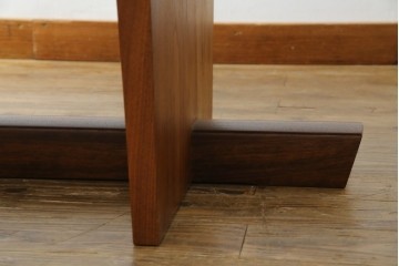 和製ヴィンテージ　美品　刻印なしの年代もの!!　ジョージ・ナカシマ(George Nakashima)　美しい木目とどっしりとした佇まいが魅力的なMINGUREN DINING(ミングレン)ダイニングテーブル　(R-084816)