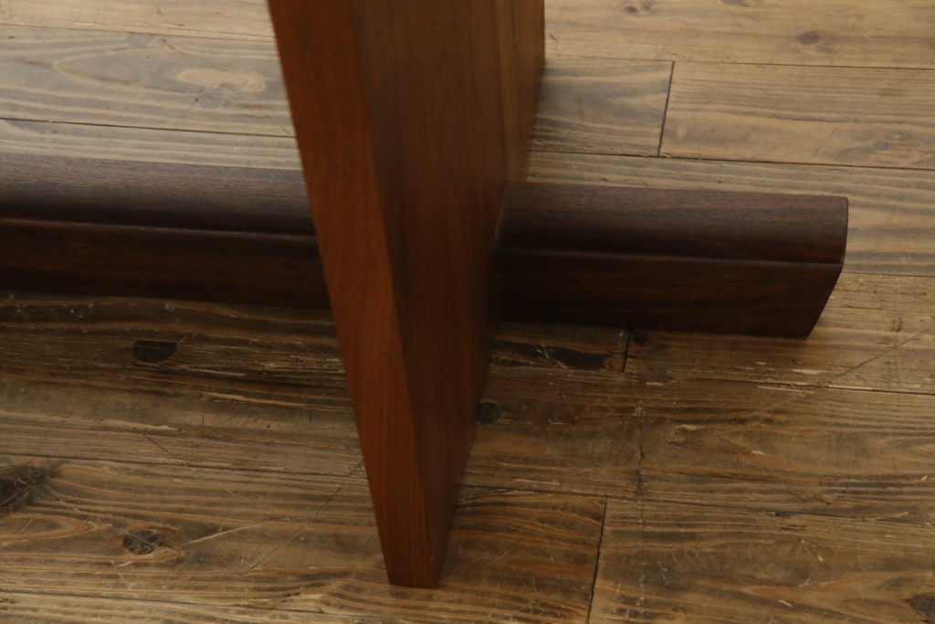 和製ヴィンテージ　美品　刻印なしの年代もの!!　ジョージ・ナカシマ(George Nakashima)　美しい木目とどっしりとした佇まいが魅力的なMINGUREN DINING(ミングレン)ダイニングテーブル　(R-084816)