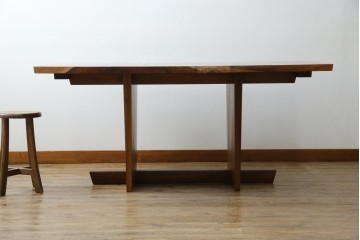 和製ヴィンテージ　美品　刻印なしの年代もの!!　ジョージ・ナカシマ(George Nakashima)　美しい木目とどっしりとした佇まいが魅力的なMINGUREN DINING(ミングレン)ダイニングテーブル　(R-084816)