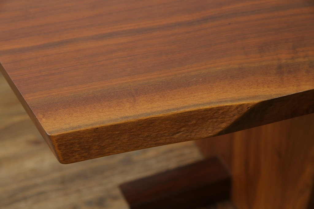 和製ヴィンテージ　美品　刻印なしの年代もの!!　ジョージ・ナカシマ(George Nakashima)　美しい木目とどっしりとした佇まいが魅力的なMINGUREN DINING(ミングレン)ダイニングテーブル　(R-084816)