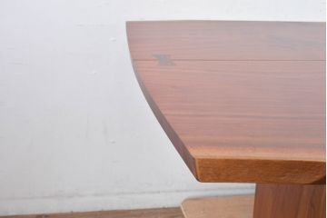 和製ヴィンテージ　美品　刻印なしの年代もの!!　ジョージ・ナカシマ(George Nakashima)　美しい木目とどっしりとした佇まいが魅力的なMINGUREN DINING(ミングレン)ダイニングテーブル　(R-084816)