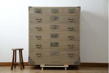 中古　会津松本(會津松本)　東西館　牡丹金具が上品な会津桐箪笥　定価約74万円　(R-084818)