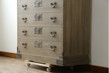 中古　会津松本(會津松本)　東西館　牡丹金具が上品な会津桐箪笥　定価約74万円　(R-084818)