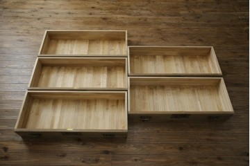 中古　会津松本(會津松本)　東西館　牡丹金具が上品な会津桐箪笥　定価約74万円　(R-084818)