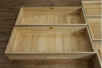 中古　会津松本(會津松本)　東西館　牡丹金具が上品な会津桐箪笥　定価約74万円　(R-084818)